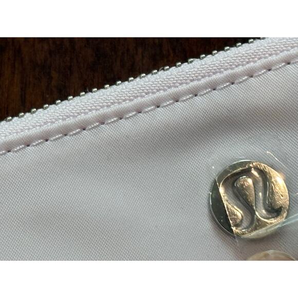 Lululemon Curved Wristlet Clutch W9FZ4S in MEPK Meadowsweet Pink NWT - Picture 10 of 13